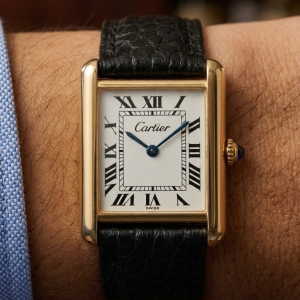 Cartier Tank Stepped Case – Referencia 15716